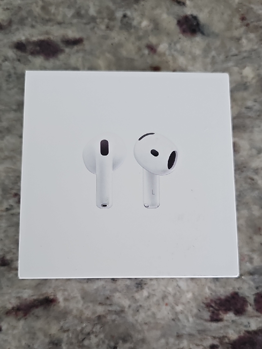 NWT Apple White Airpods 4 Wireless Earbuds with Charging Case Bluetooth